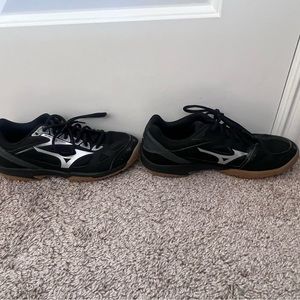 Volleyball shoes